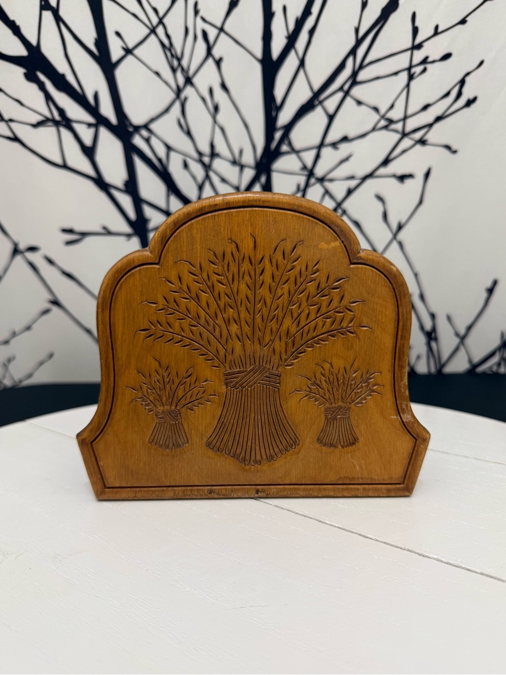 Carved Wood Napkin Holder Stand Wheat Design MCM Vintage Cozy Cottage Granny